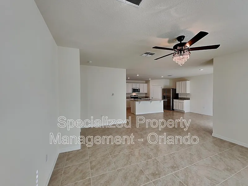 4 bed, 2.0 bath, 1875 sqft, $2,099 — Photo 2