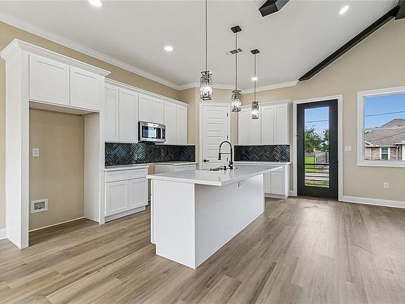 4th image of 4656 Marque Dr