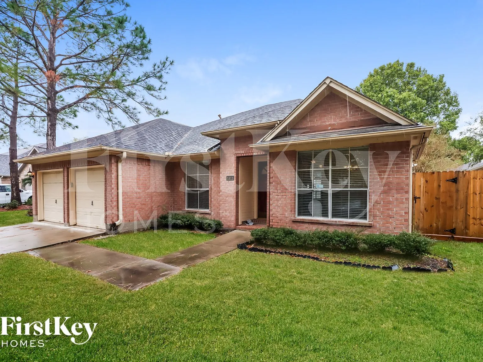 4 bed, 2.0 bath, 2223 sqft, $2,815 — Photo 2