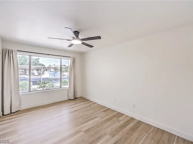 3425 E Russell Rd #147 — Photo 20