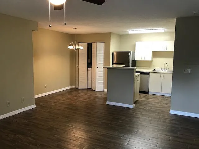 1 bed, 712 sqft, $1,350 — Photo 3