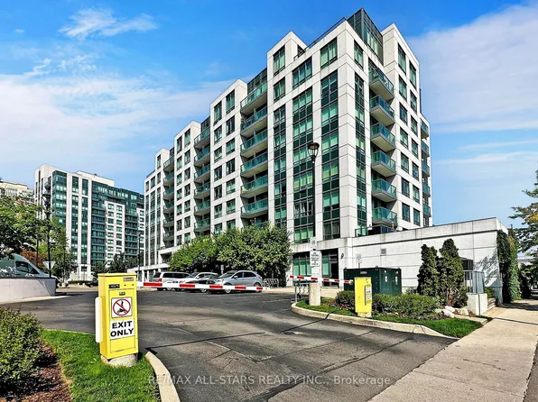 32 Clegg Rd #806, Markham, ON L6G 0B2
