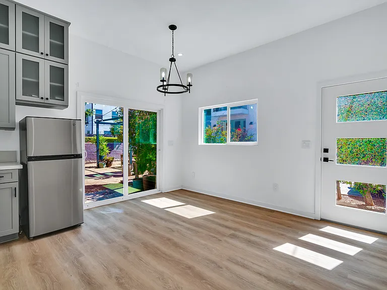 1275 S Cloverdale Ave #1/2 — Photo 18