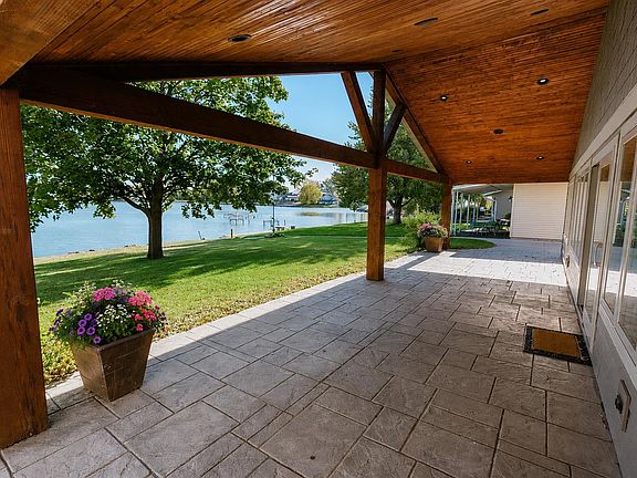 2nd image of 56 N Point Dr #13