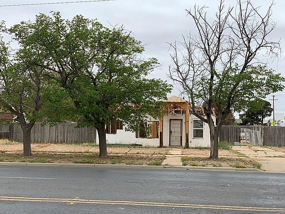 3rd image of 2123 W 8th St