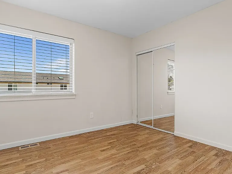 33003 G Pl — Photo 19