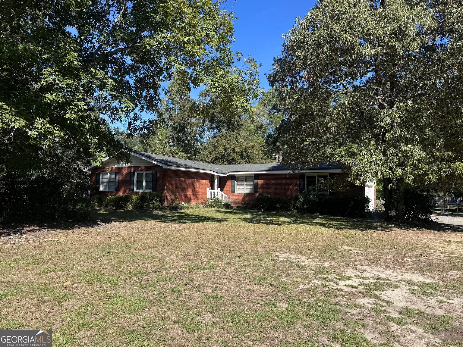 3 bed, 1.5 bath, 1522 sqft, $1,800 — Photo 2