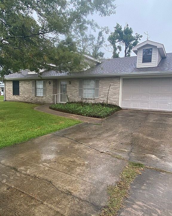 1st image of 74 Horseshoe Ln