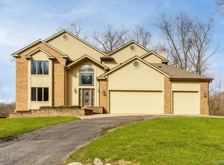 545 Judi Ann Ln, Holly, MI