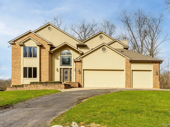 545 Judi Ann Ln, Holly, MI 48442