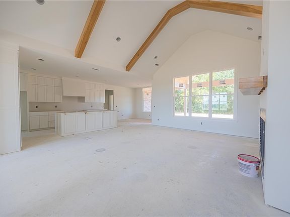4th image of 828 Asher St