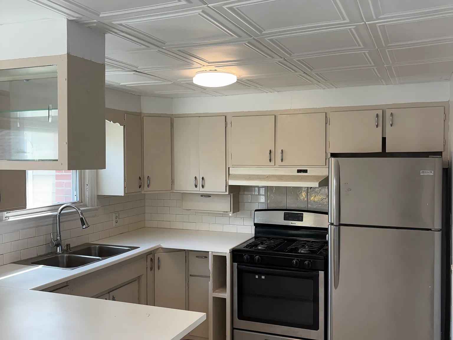 2 bed, 2000 sqft, $1,500 — Photo 2
