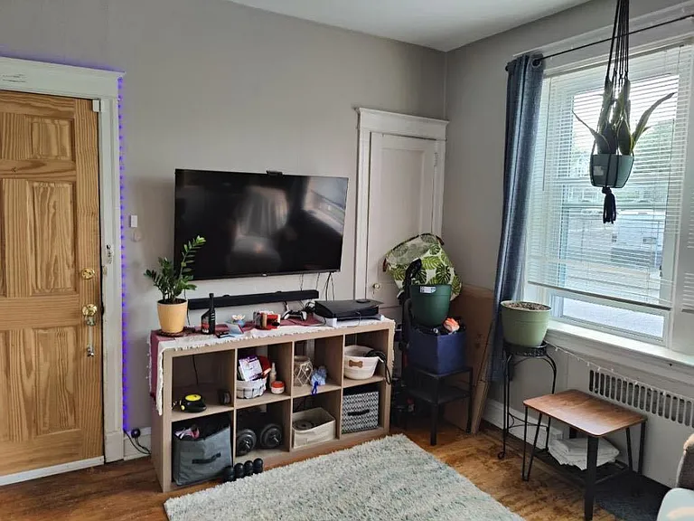 1523 Upland St #2 — Photo 2