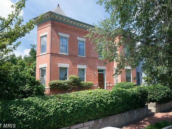 1903 Corner House in great location