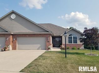 2514 W Stonehenge Ct, Peoria, IL 61615