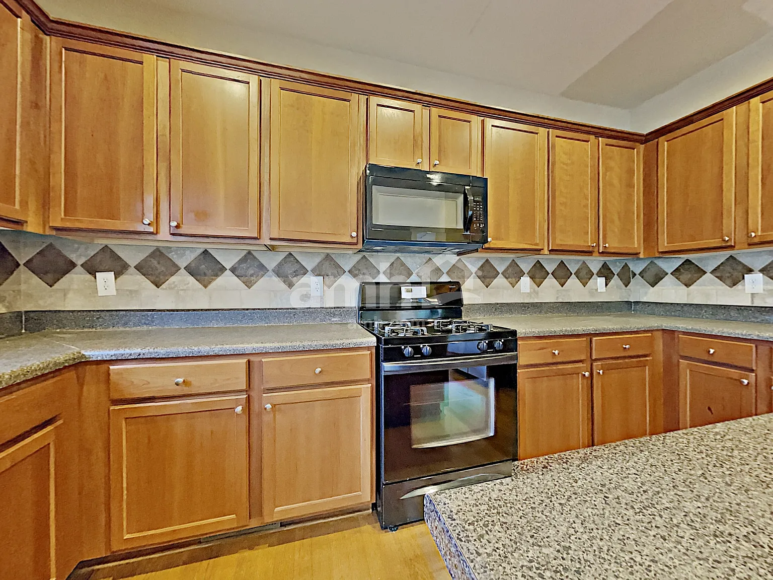 4 bed, 2.5 bath, 2817 sqft, $2,815 — Photo 4