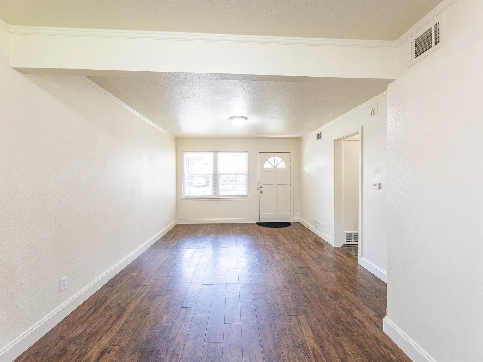 3 bed, 1307 sqft, $1,800 — Photo 4