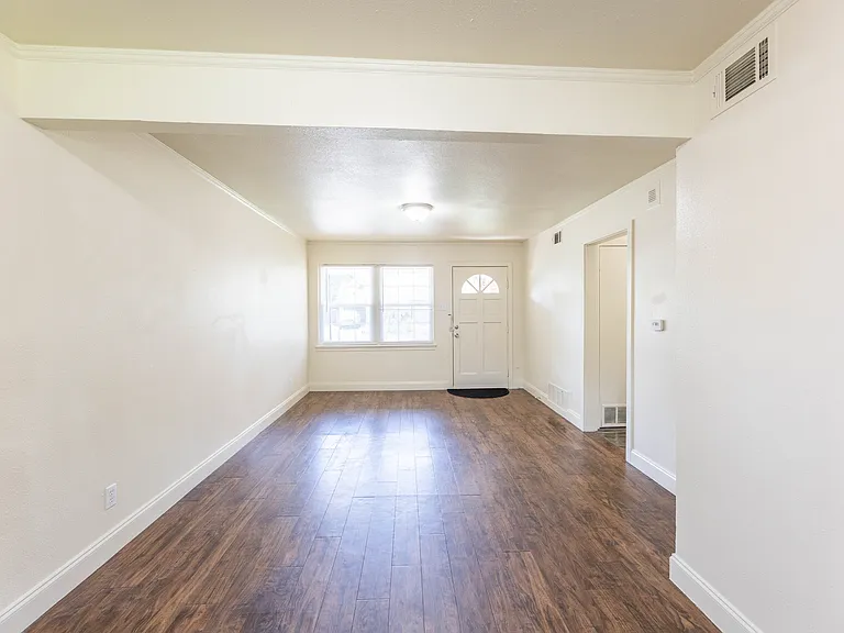2627 Tealford Dr — Photo 4