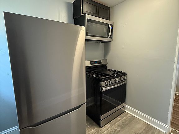3rd image of 103 Taylor St