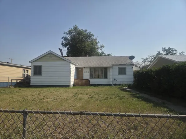 308 W E St, Poplar, MT 59255