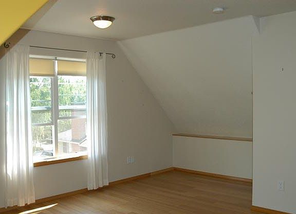 Sleeping nook for queen or full bed