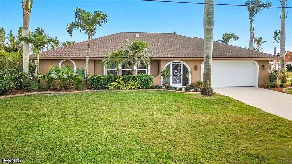 4 bed, 2.0 bath, 2243 sqft, $3,500 — Photo 1