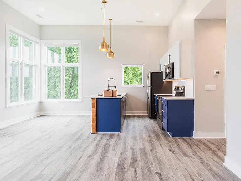 1212 Cedars Ct — Photo 4