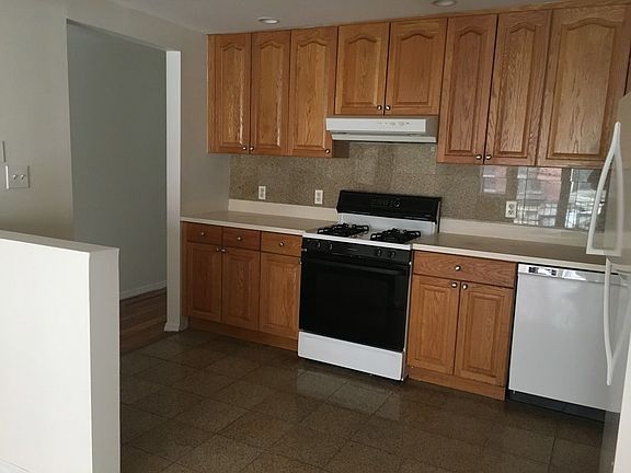 2nd image of 3033 30th St