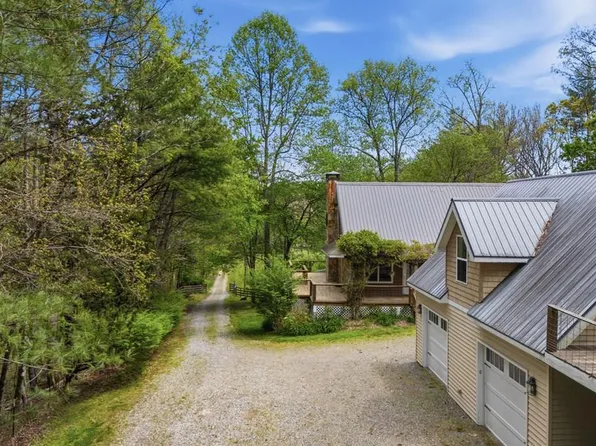 2685 Messer Rd, Young Harris, GA 30582