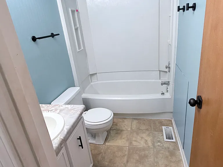 4717 Ridge Rd #A — Photo 7
