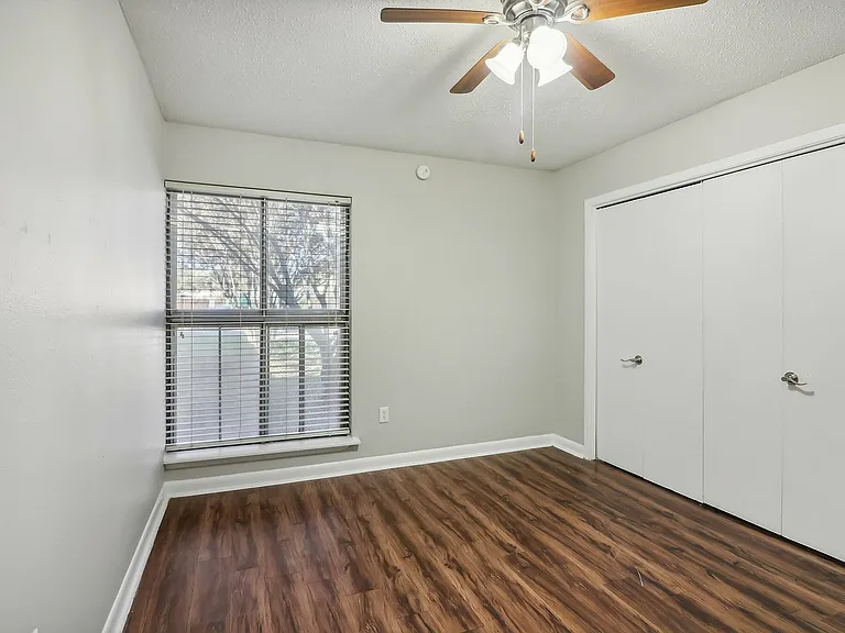 16-web-or-mls-James Ave-014