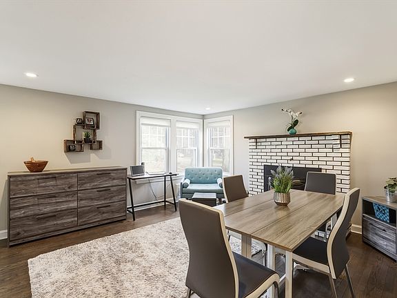 3rd image of 219 Prospect St