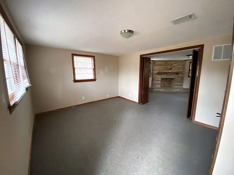 111 Waldrop Rd — Photo 3