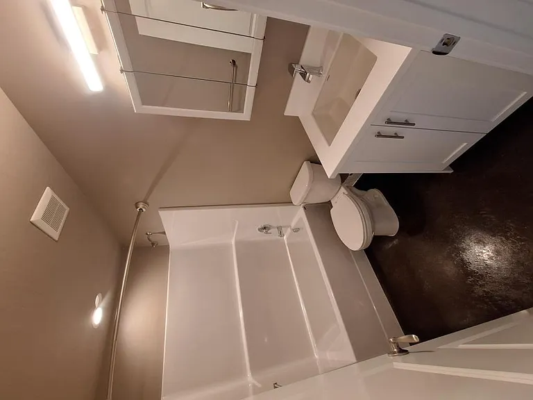 83 W Brown St — Photo 15