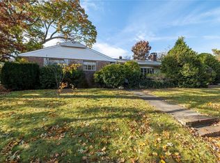 232 Hempstead Ave, Rockville Centre, NY 11570