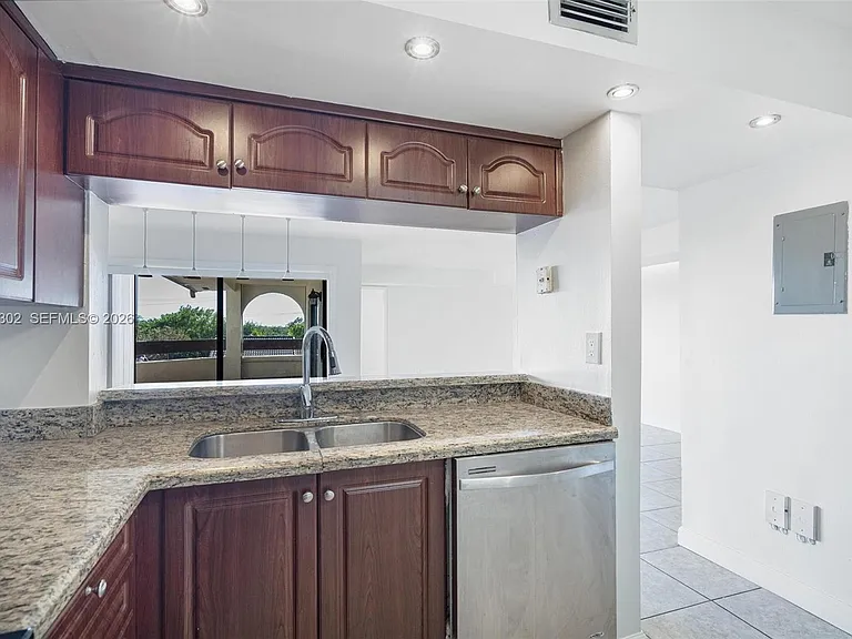 9040 SW 125th Ave #D408 — Photo 17