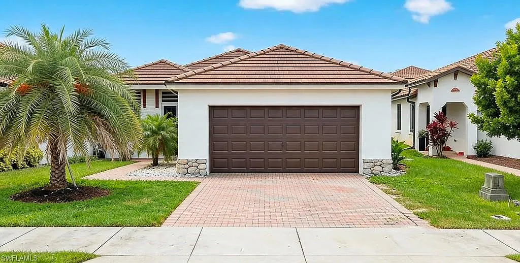 3 bed, 2.5 bath, 1705 sqft, $3,150 — Photo 1