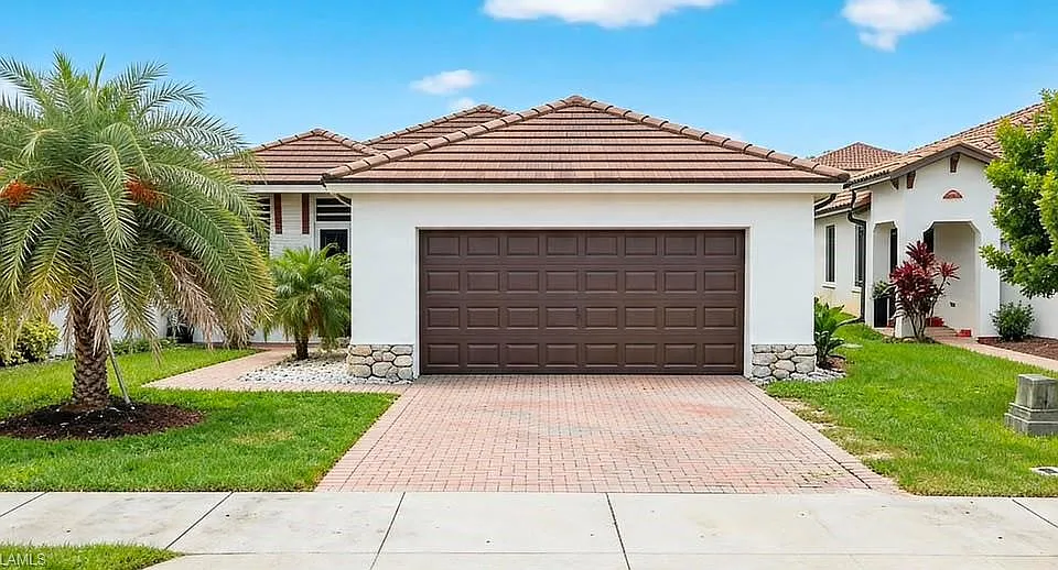 5072 Arancia Ln