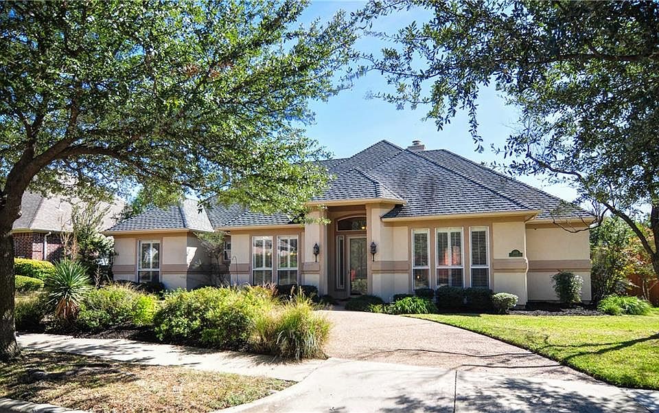 1st image of 2418 Creekside Cir N