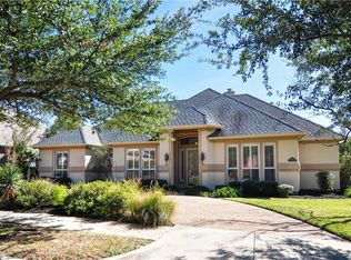 2418 Creekside Cir N, Irving, TX 75063