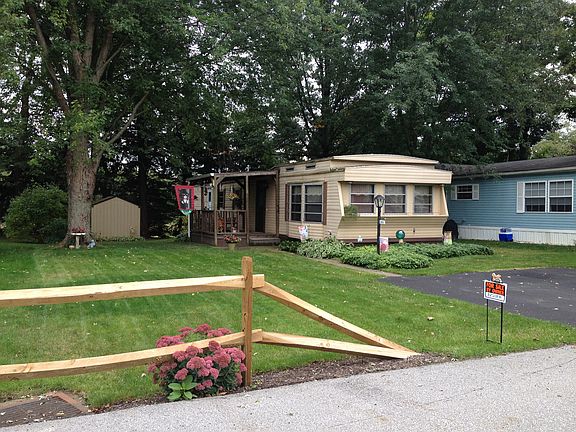 4th image of 391 Holly Park Dr