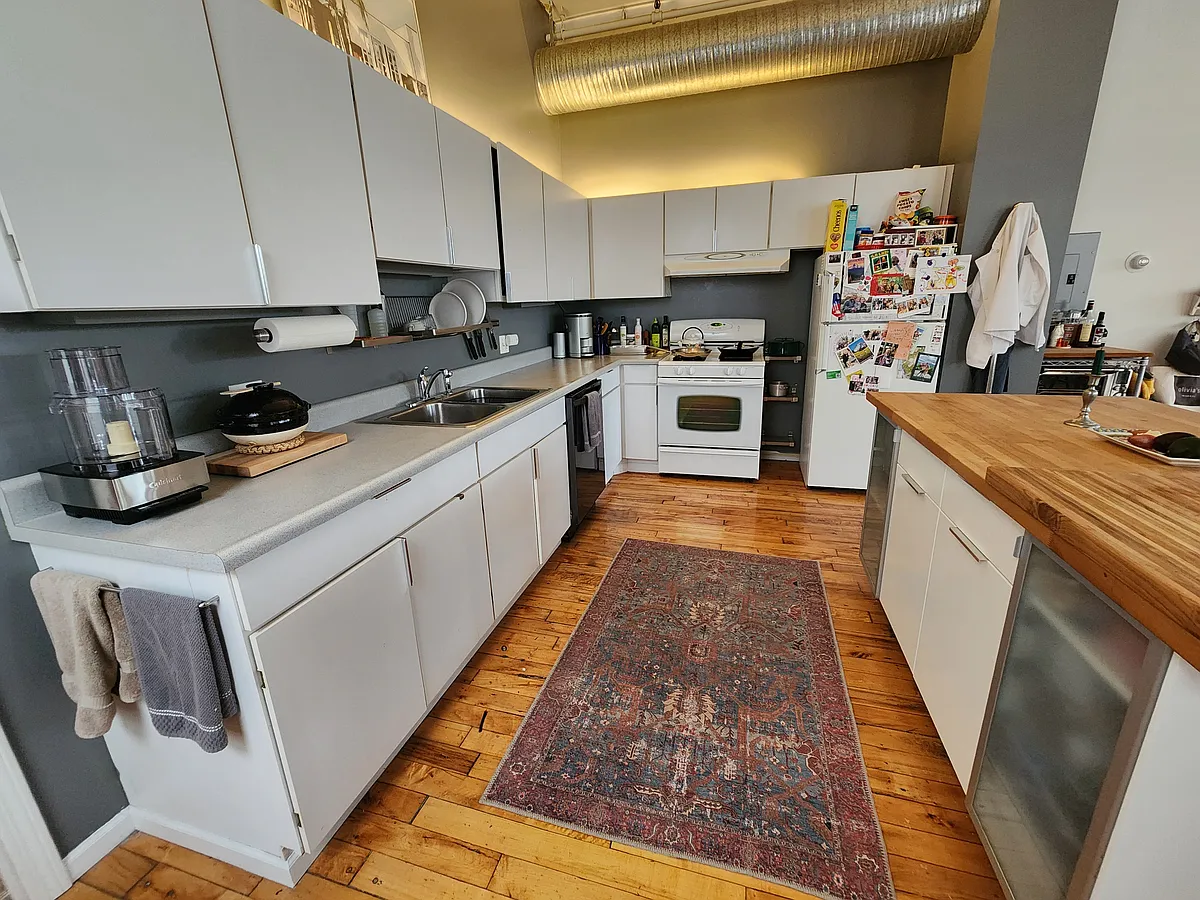 Building Photo - 1733 N Milwaukee Ave #2S
