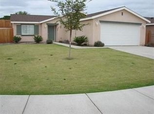 2424 N Sycamore Ave, Selma, CA 93662