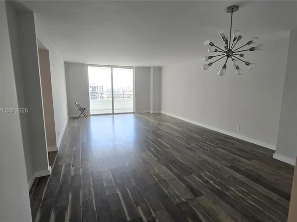 2500 Parkview Dr APT 2317, Hallandale, FL 33009