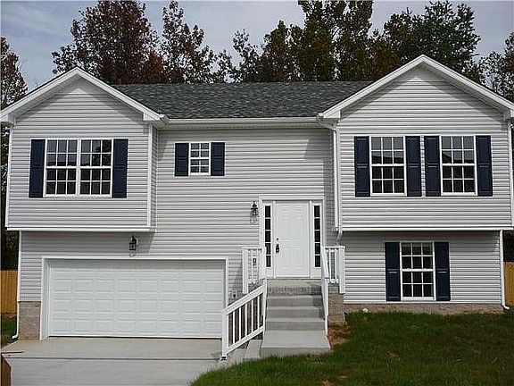 3rd image of 1648 Broad Cir
