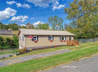 1061 Wilburn Rd, Whitesburg, TN 37891