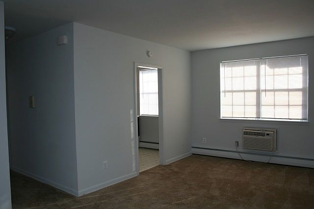2nd image of 200 W Jefferson St APT 3