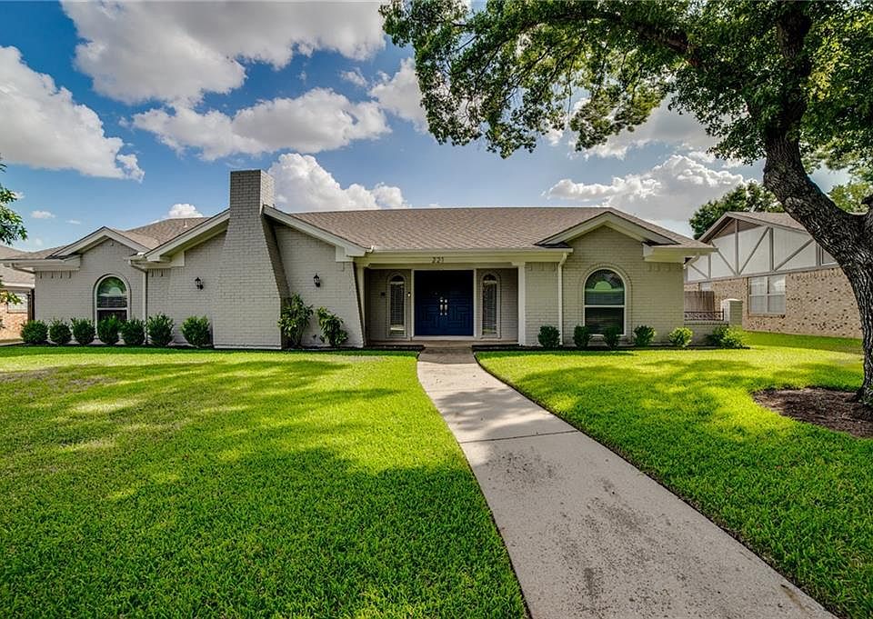 1st image of 221 Circleview Dr N