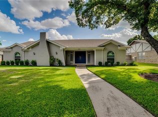 221 Circleview Dr N, Hurst, TX 76054