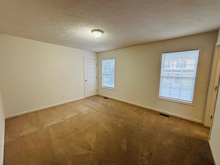 40 Station Ln NE — Photo 12